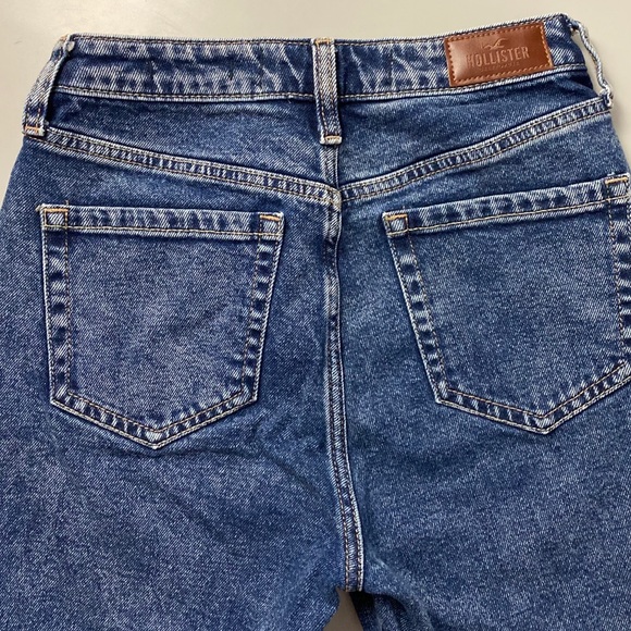 Ultra High-Rise Mom Jean, Hollister, w25, l27, S2 - Picture 2 of 5